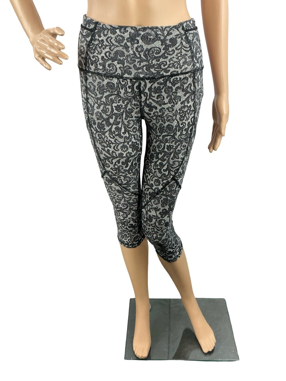 lululemon Outrun 17" Crop Mini Cinder Lace Running Tights Size 4